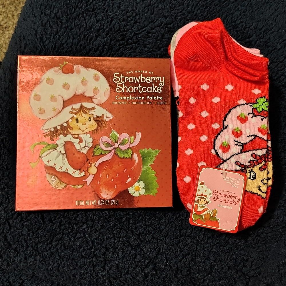 Strawberry Shortcake Complexion Palette & 5-Pairs No-Show Socks